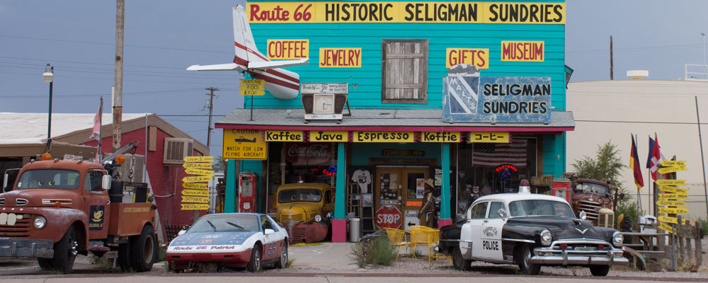 Gamle biler,Historic Seligman Sundries